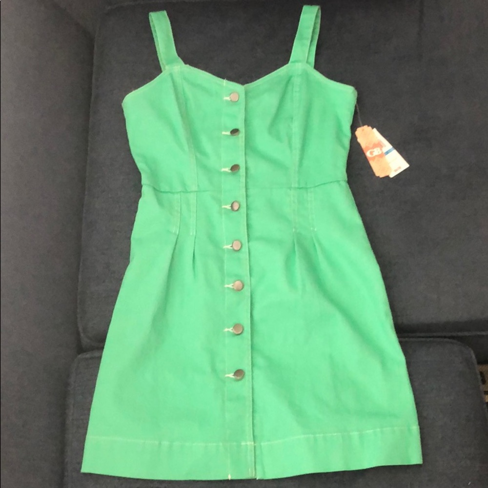 Green button up dress!!